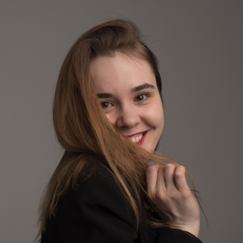 Мария Попова