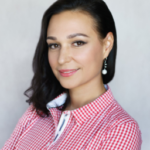 Юлия Пивоварова