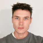 Максим Новохатский