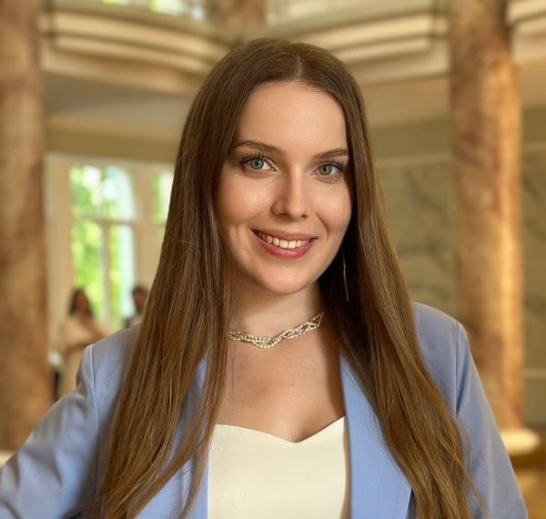 Александра Садикова
